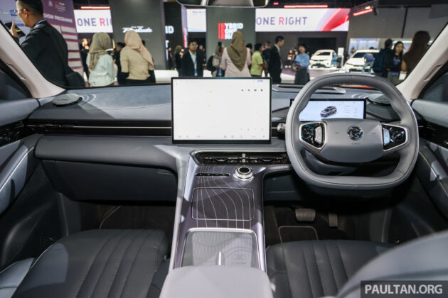 Proton eMas 7 Premium Plus 2026 dilancar — bateri 68.39 kWh, jarak 450 km WLTP, kerusi urut; RM119k