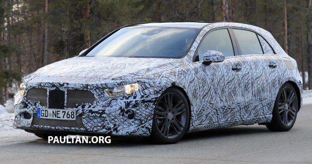 全新 Mercedes-Benz A-Class 雪地测试谍照,明年问世。