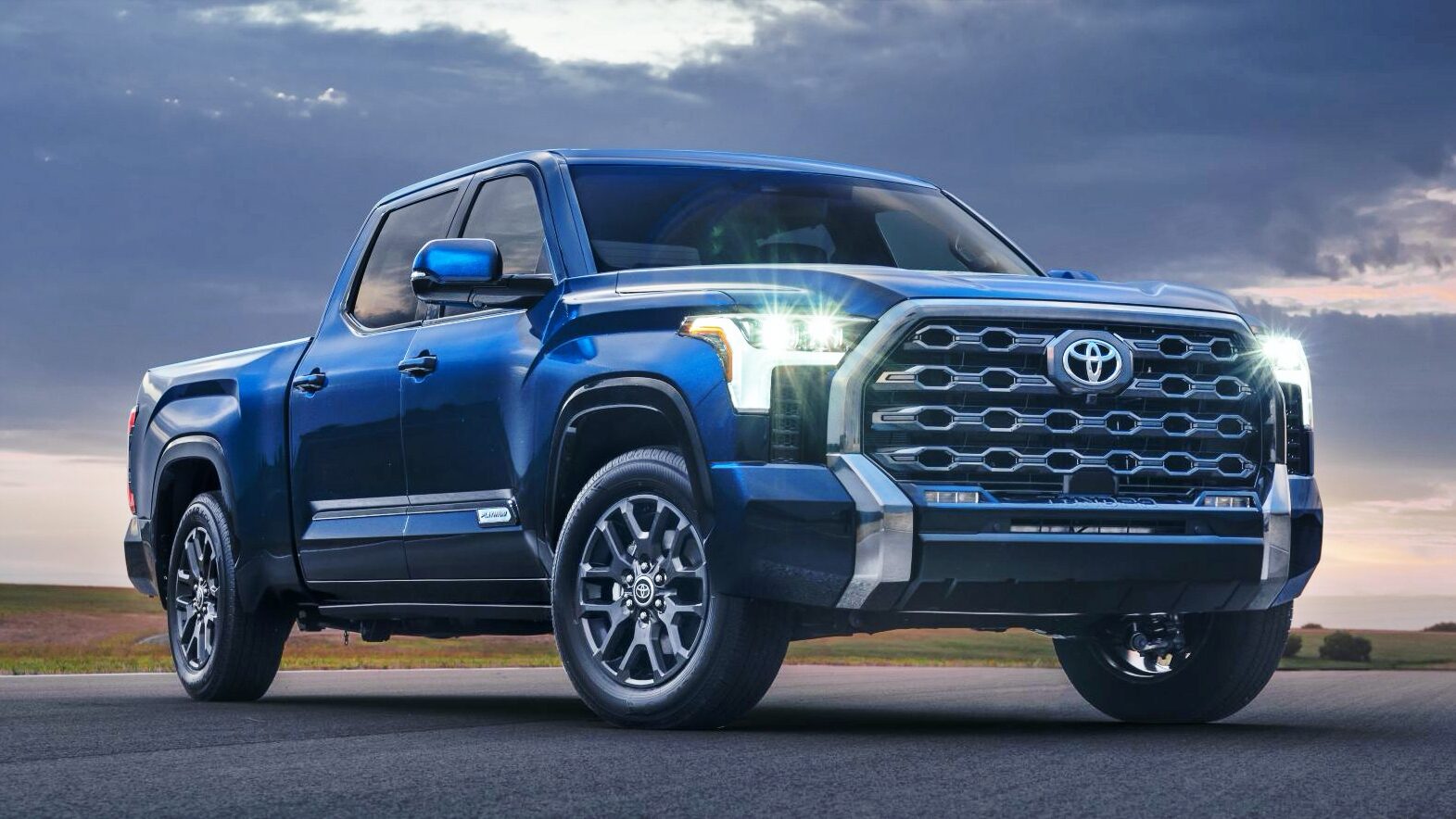 世纪霸主惨遭滑铁卢!Toyota 超越 GM 首登美销售榜第一