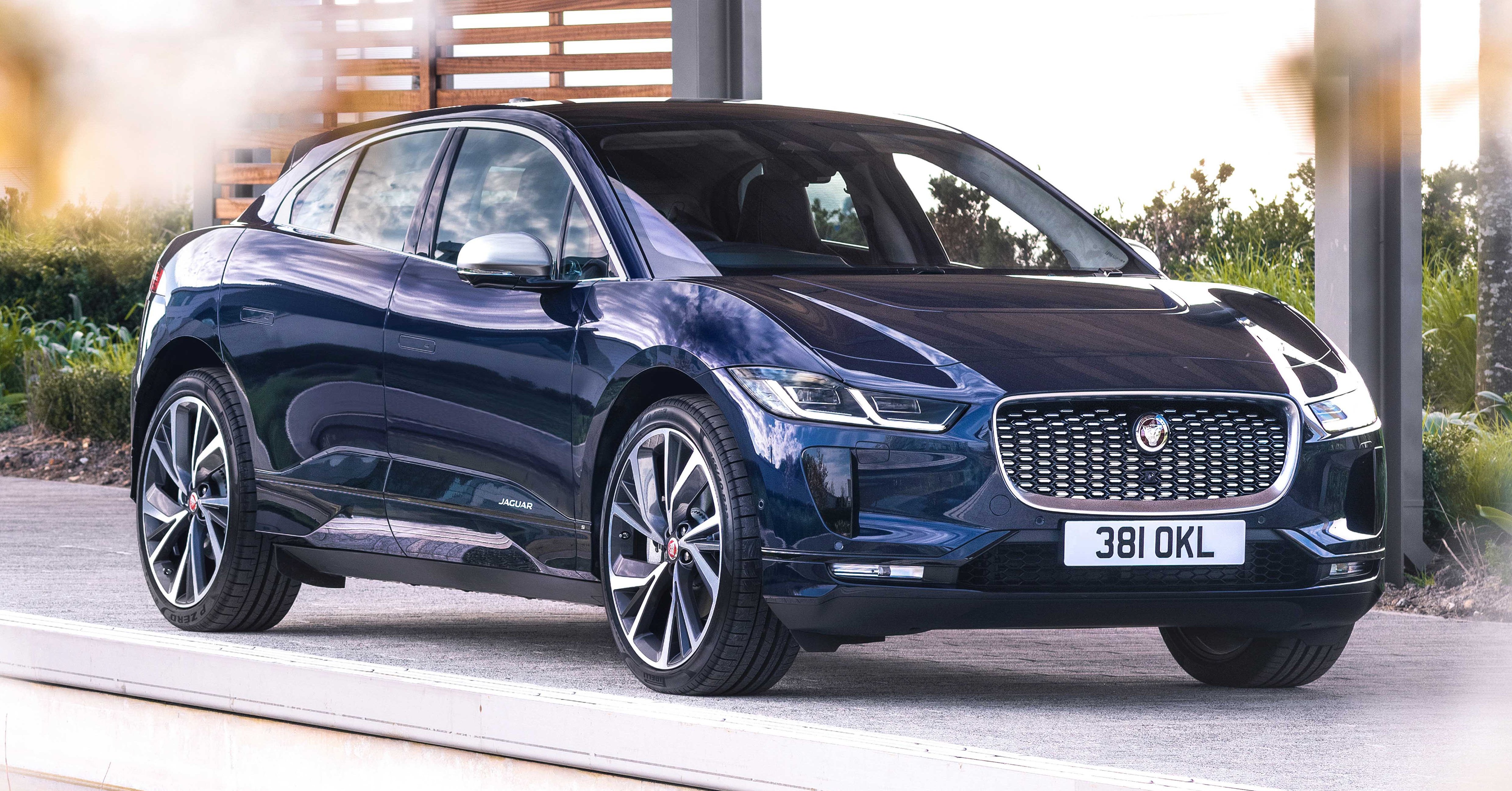遭遇网络攻击陷危机！Jaguar Land Rover 紧急向国际金融机构寻求20亿英镑融资，英国政府出面担保防产业链动荡