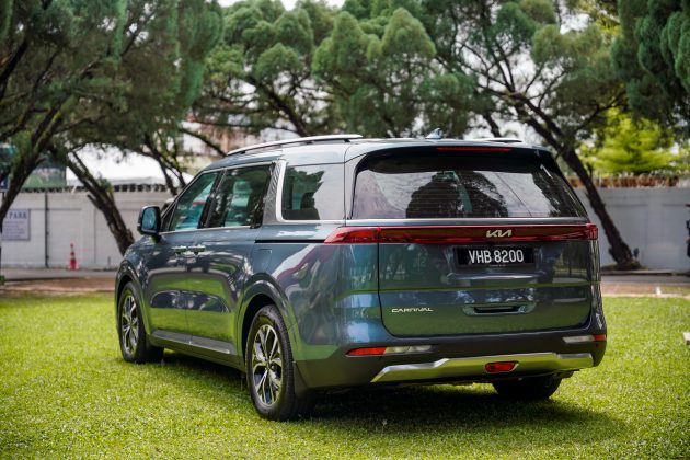 新车试驾: 2022 Kia Carnival, 专攻大型家庭十一人座MPV