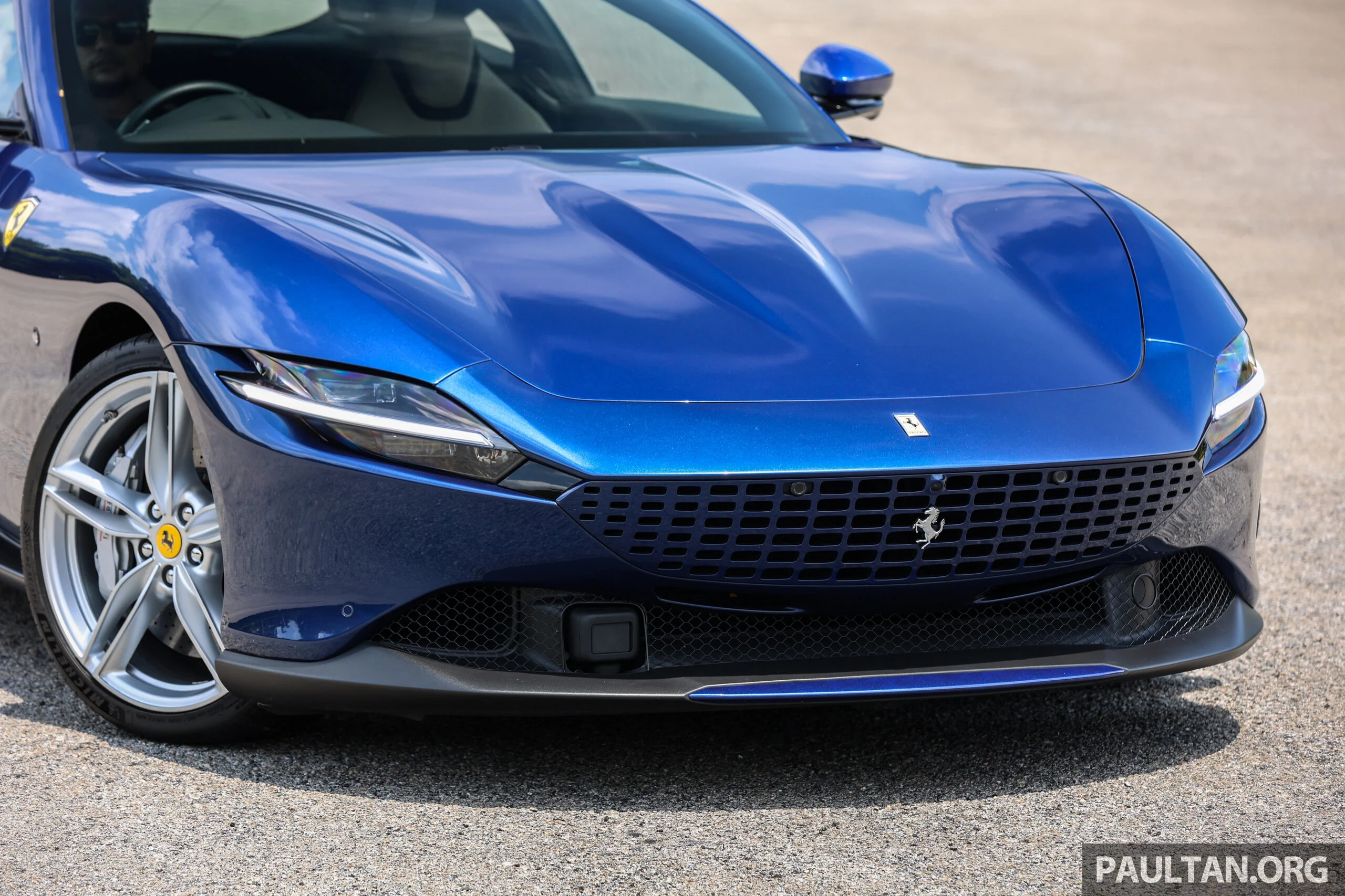 试驾:Ferrari Roma!跃马的全新形态,优雅与运动并重
