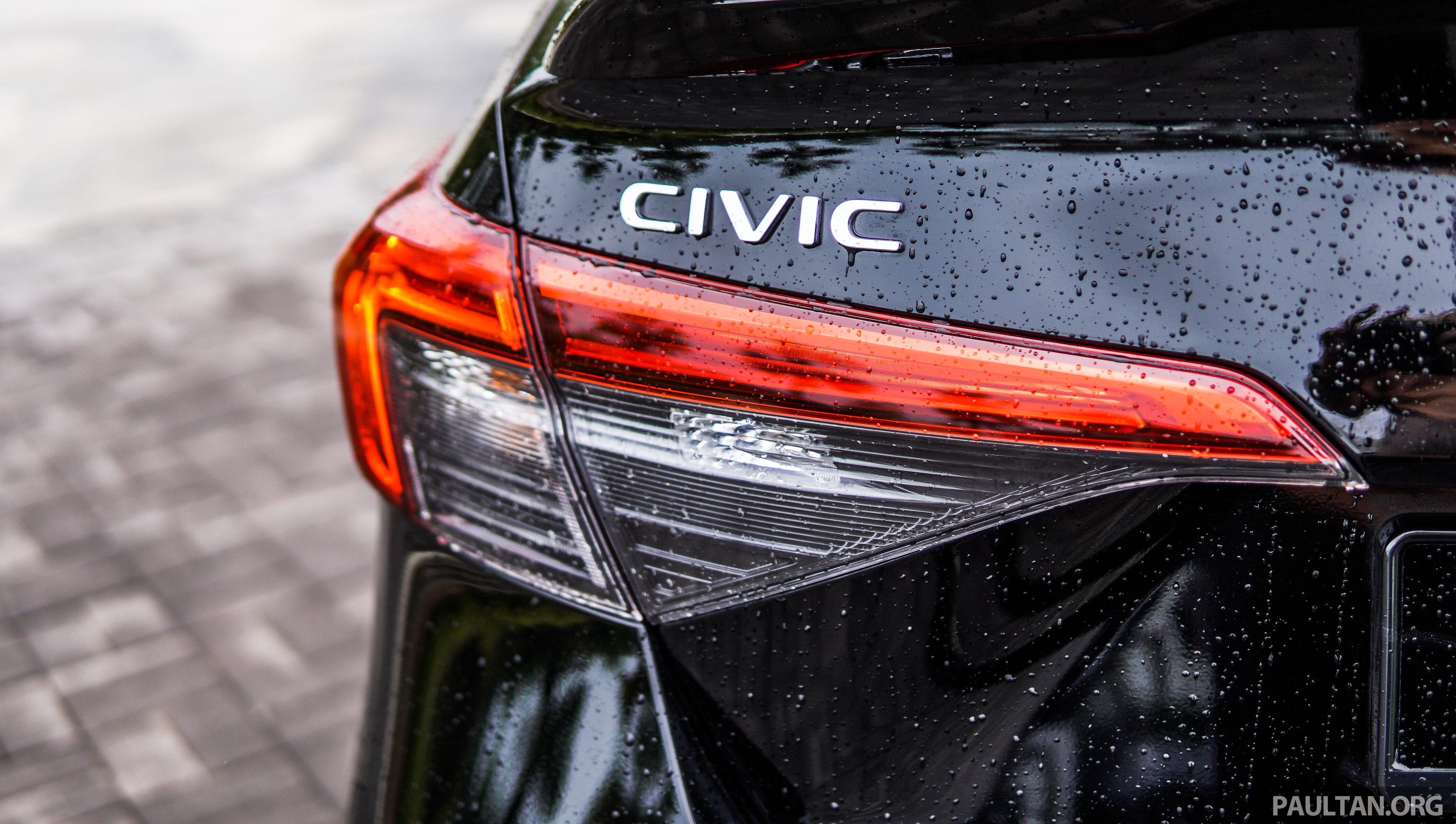 试驾:Honda Civic e:HEV RS 混动版!成熟外衣玩心犹在