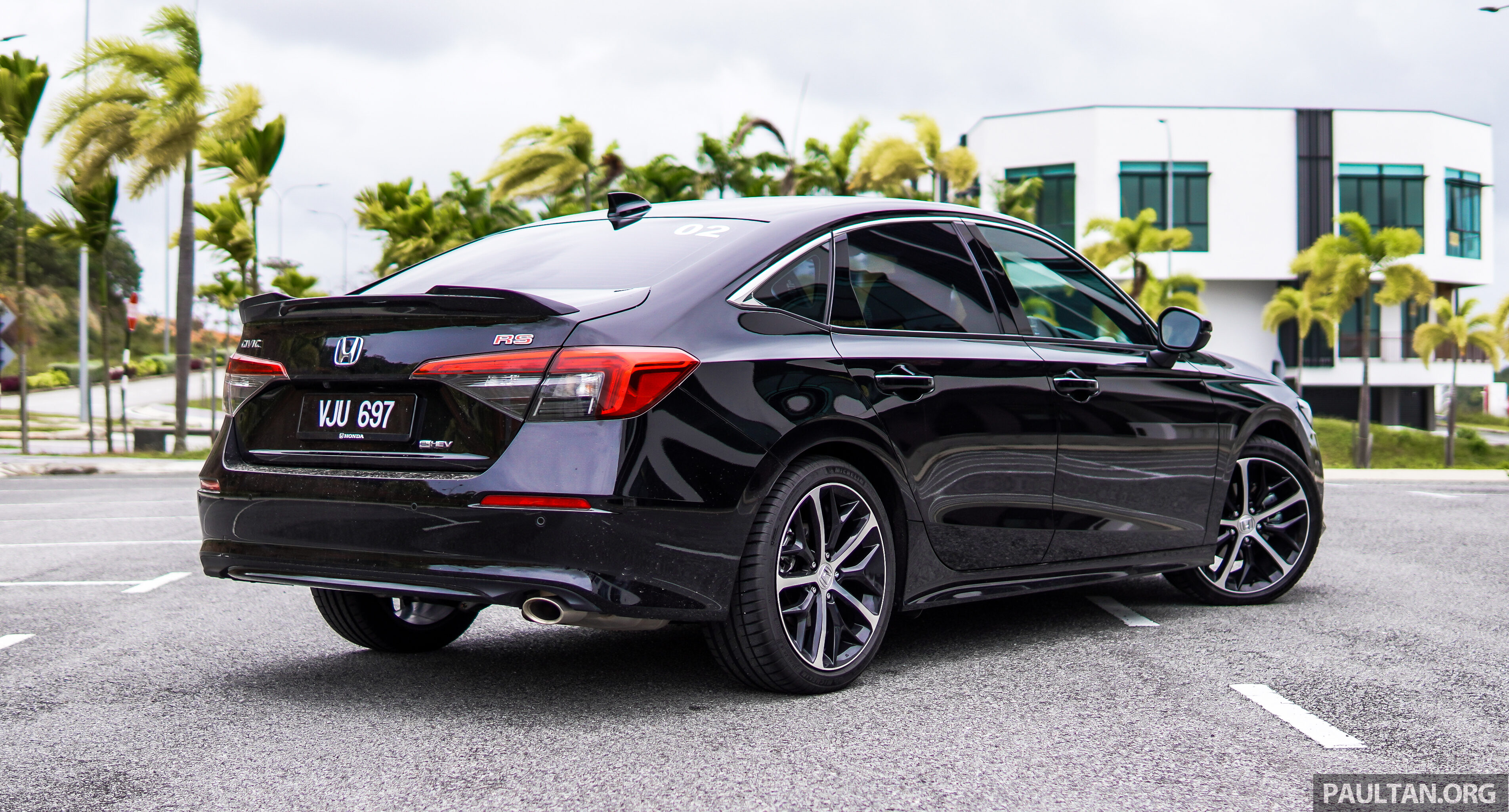 试驾:Honda Civic e:HEV RS 混动版!成熟外衣玩心犹在