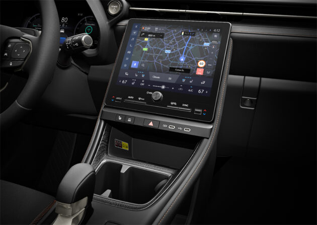 Lexus LBX 系列全球首发, 品牌全新入门级SUV, 搭载1.5L三缸NA Hybrid油电系统, 9.2秒破百, 年尾欧日率先开卖