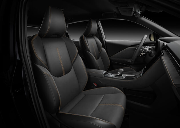 Lexus LBX 系列全球首发, 品牌全新入门级SUV, 搭载1.5L三缸NA Hybrid油电系统, 9.2秒破百, 年尾欧日率先开卖