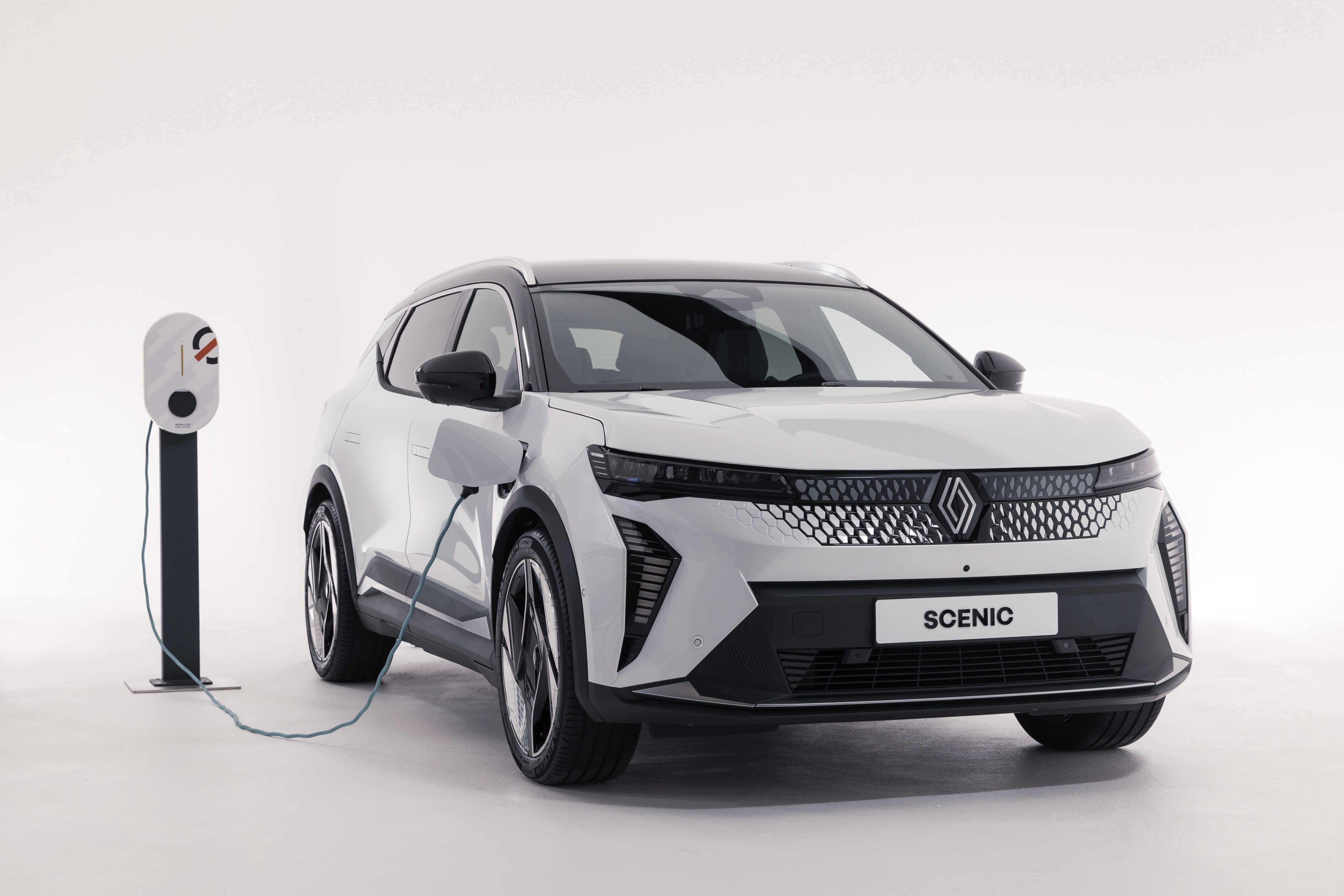击败 G60 BMW 5 系列、比亚迪海豹等强敌，Renault Scenic E-Tech 纯电SUV夺得2024年度欧洲风云车殊荣