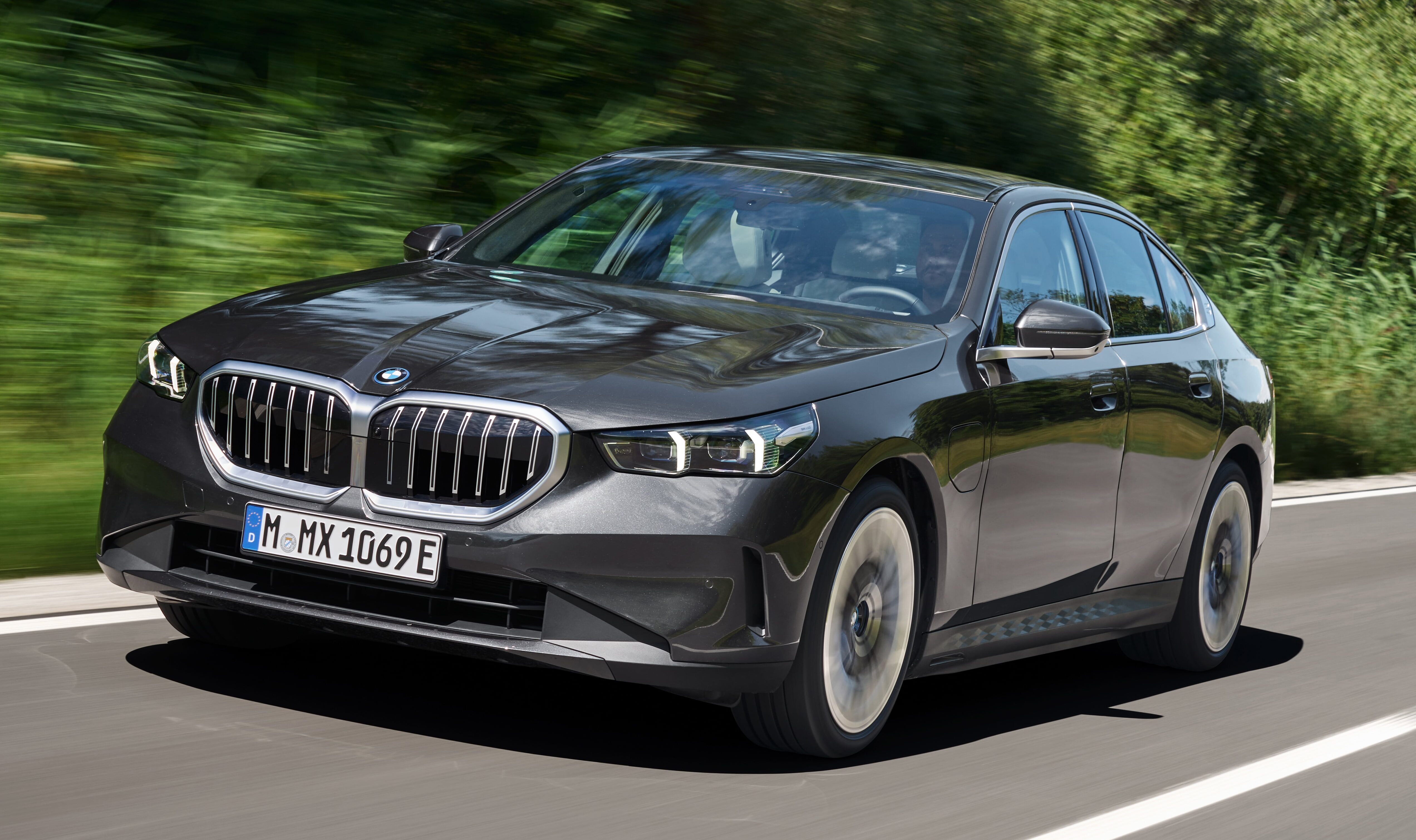 击败 G60 BMW 5 系列、比亚迪海豹等强敌，Renault Scenic E-Tech 纯电SUV夺得2024年度欧洲风云车殊荣
