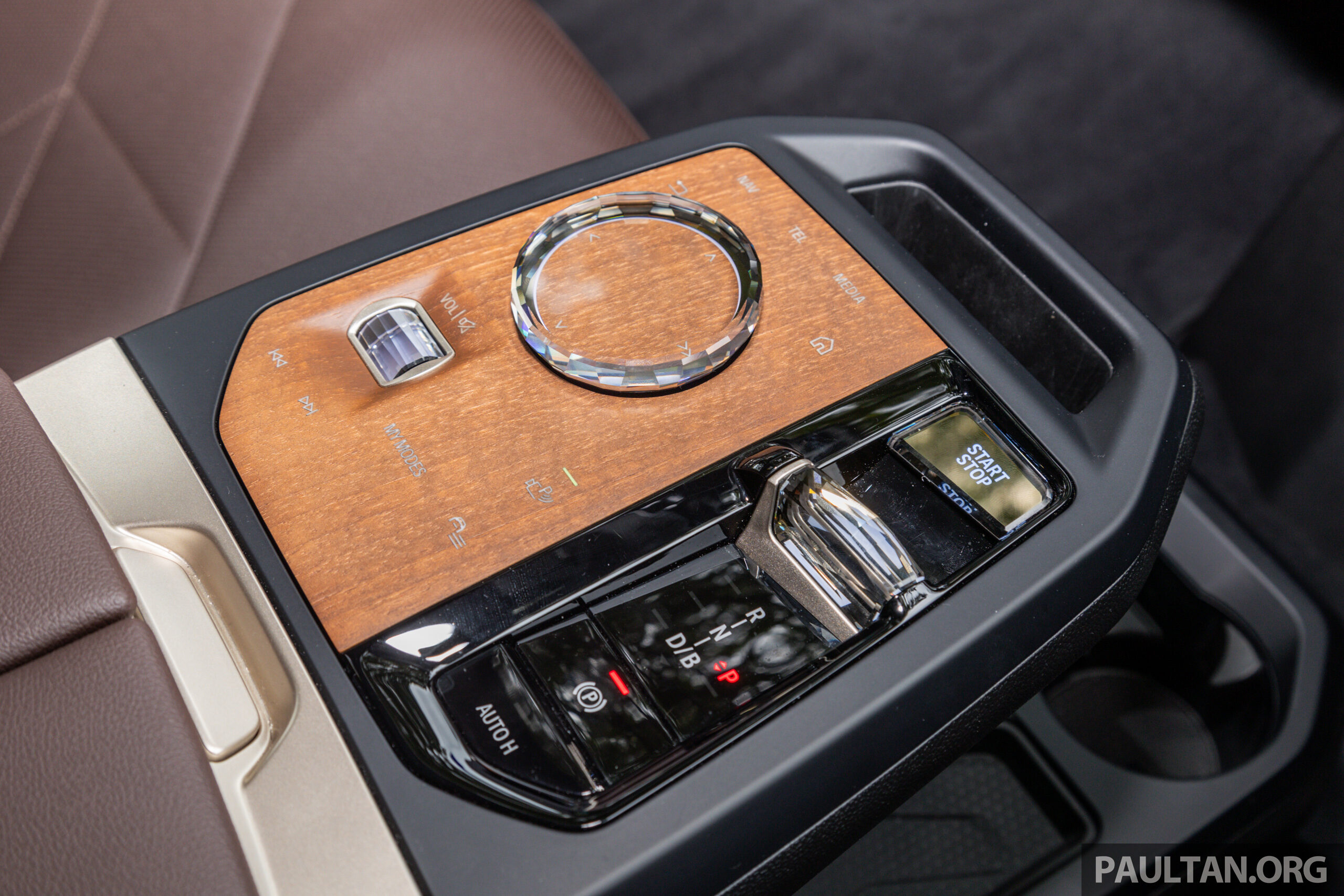 试驾:BMW iX xDrive50 Sport!简约但不简单的纯电旗舰