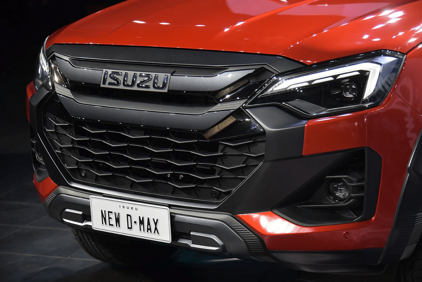 2023 Isuzu D-Max 小改款泰国首发!外型更硬派,搭载数位化仪表,动力配置保持不变;兑马币售RM98k至RM161k