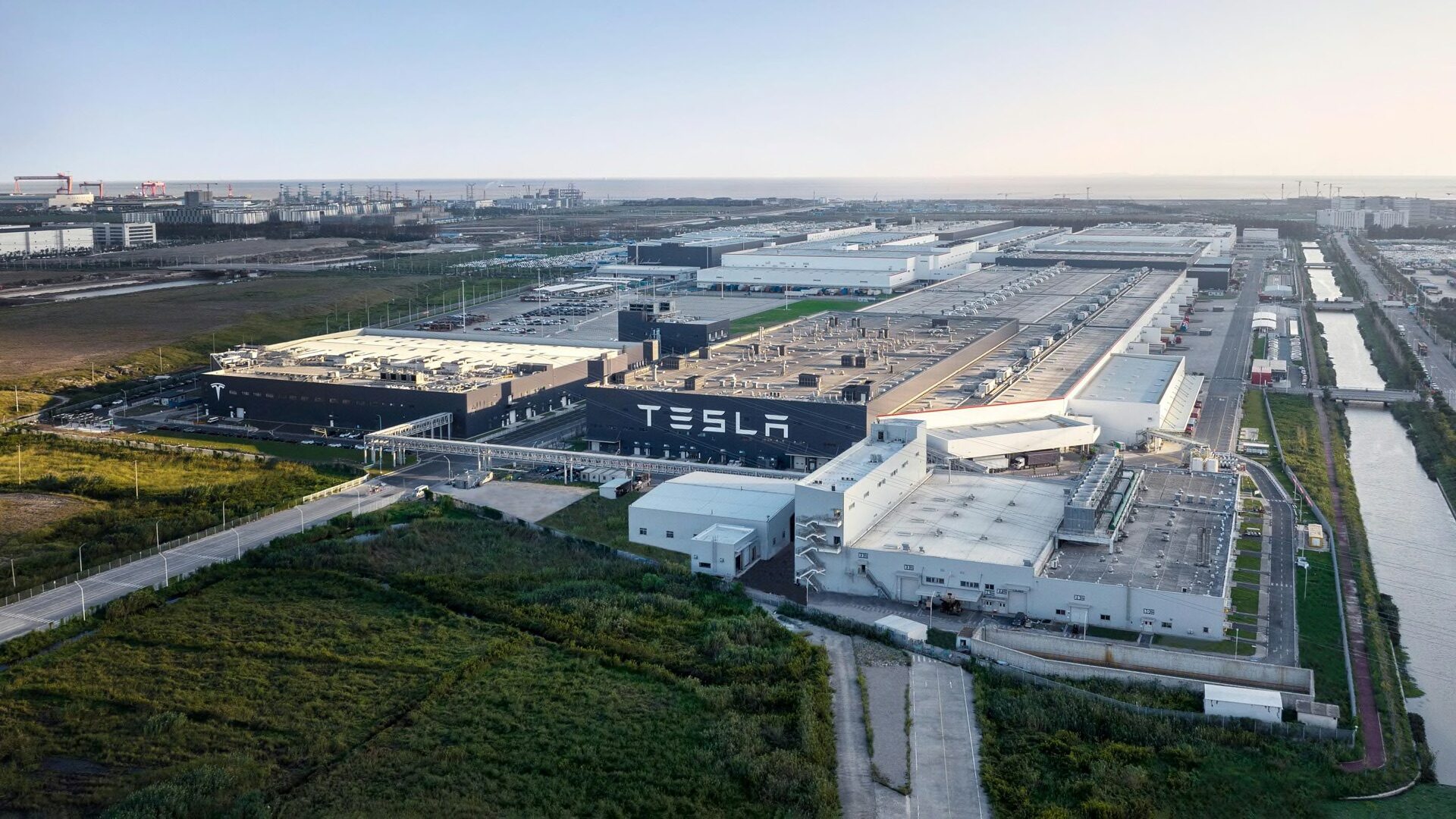 外媒传 Tesla 搁置在泰国的建厂计划,转向发展充电网络