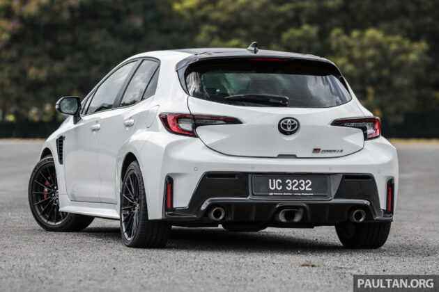 新车实拍: Toyota GR Corolla, 手排掀背钢炮, 售价35.5万