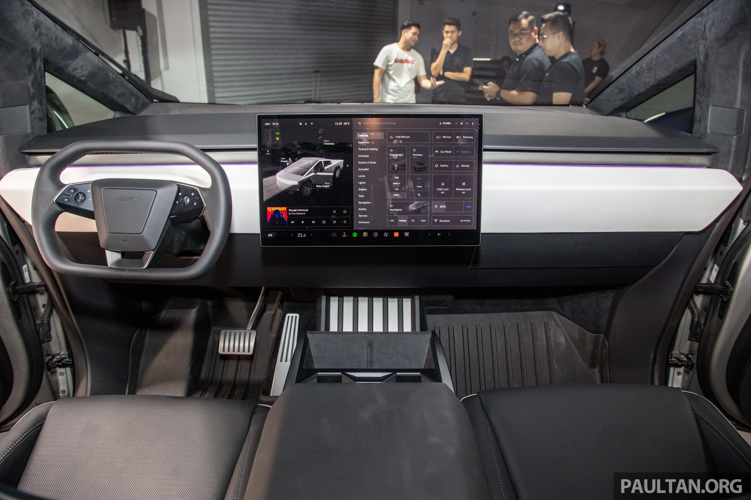 热度退减？传 Tesla Cybertruck 滞销在二手车市堆积如山