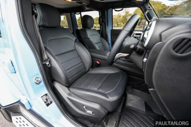 北汽 BAIC BJ40 Plus 本地完整实拍, 车顶可拆卸的越野SUV, 2.0L涡轮引擎+8AT+四驱, 接单价18万至20万令吉