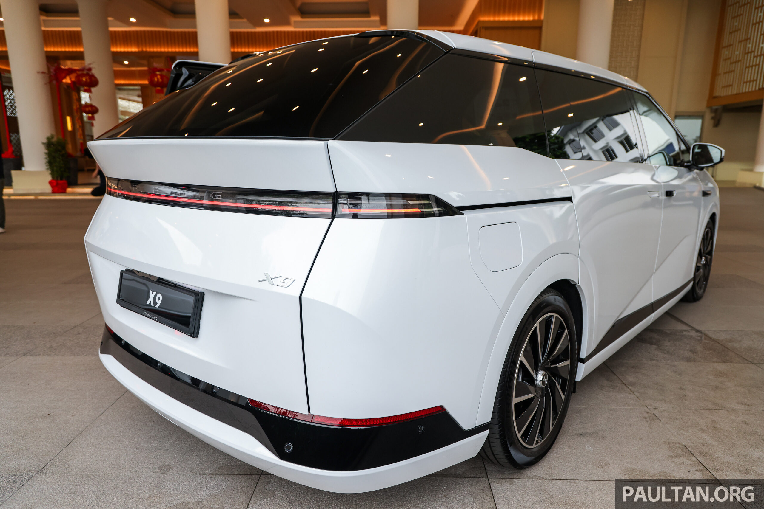 发布在即!纯电豪华MPV,小鹏 Xpeng X9 开放兴趣注册