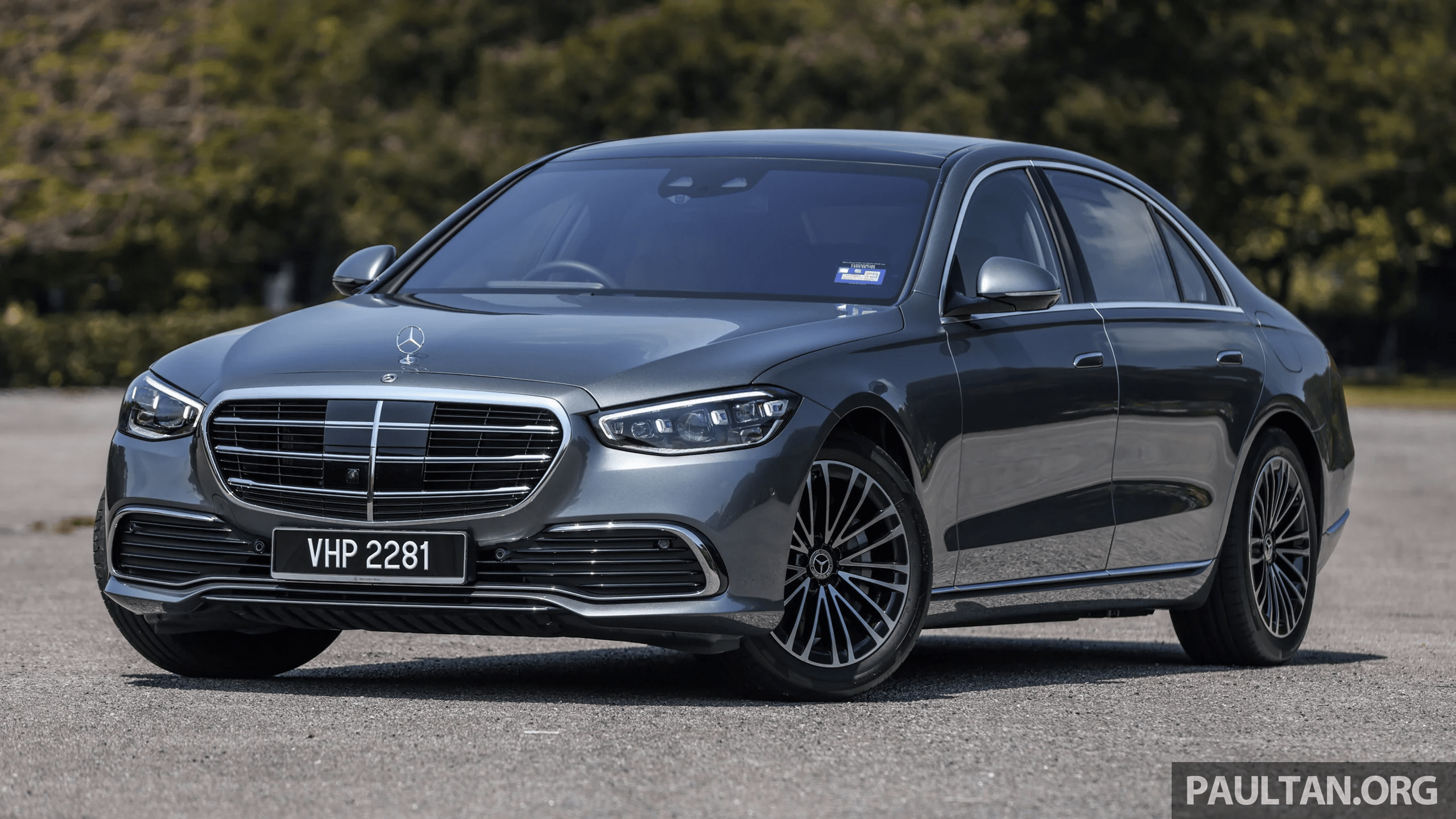 Mercedes-Benz 成为2025浮罗交怡国际海事及航空展的政府官方车队供应商,S580e、EQS 580 SUV 充当贵宾座驾