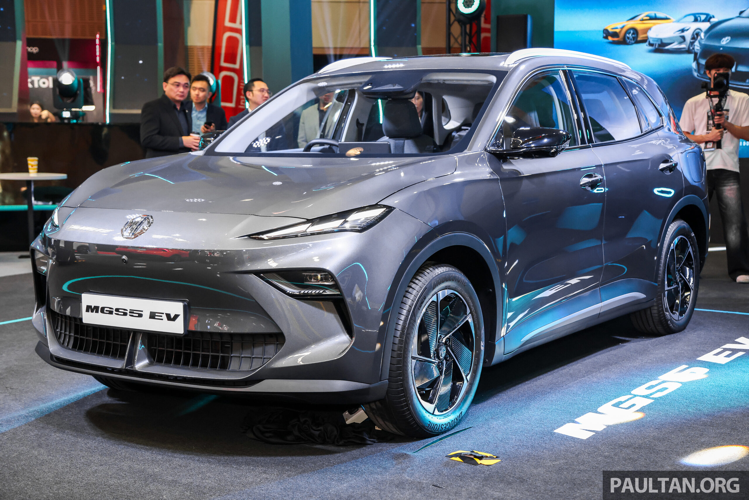 2025 MG S5 EV 大马车展亮相!划分 Com 和 Lux 两种版本,料售RM115k起!“早鸟”可享RM5k回扣和免费充电器