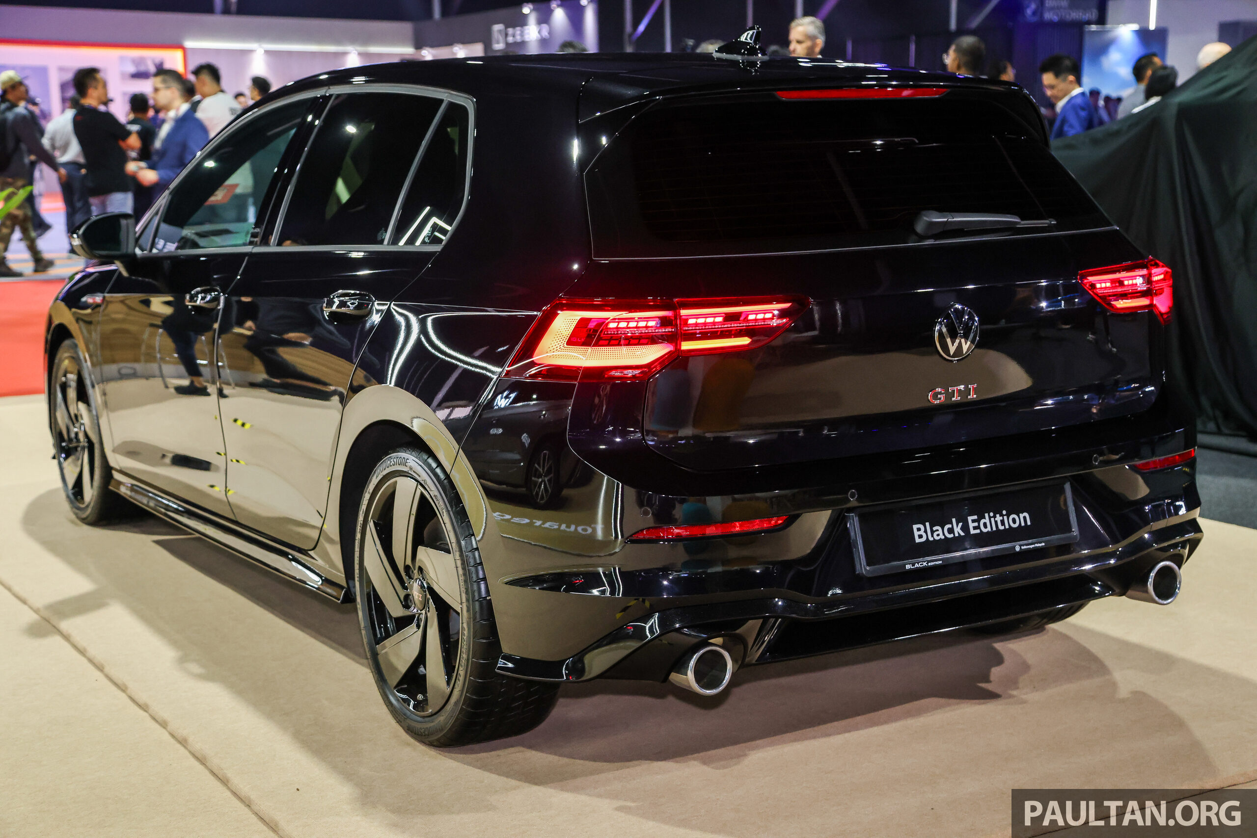 Volkswagen Golf GTI Black Edition 于大马汽车展亮相!“黑化”的特别版德系小钢炮,售价从RM246k起跳