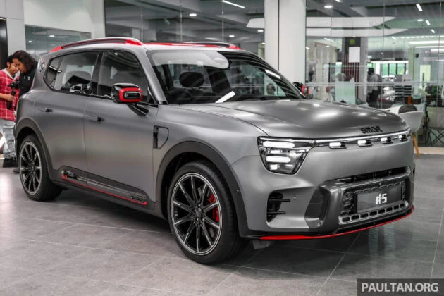 2025 smart #5 我国规格确认, 续航里程最长590公里, 15分钟充电至80%, 最快3.8秒破百, 搭载 Sennheiser 音响系统