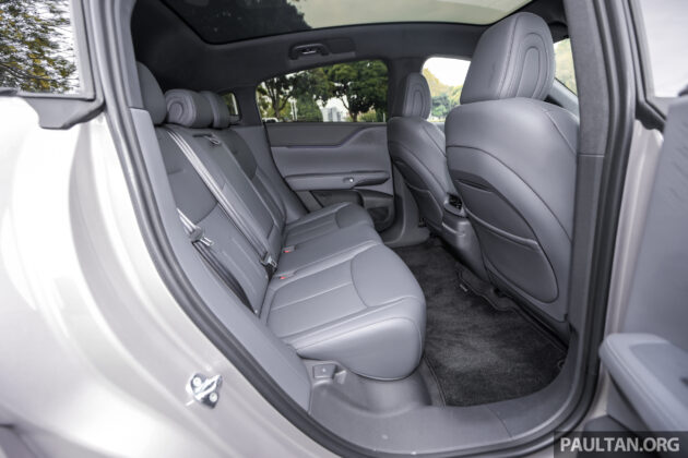 2026 Xpeng G6 RWD Long Range Pro 实拍图集, 续航里程525公里, 只需12分钟充电至80%, 依旧可用免税价入手
