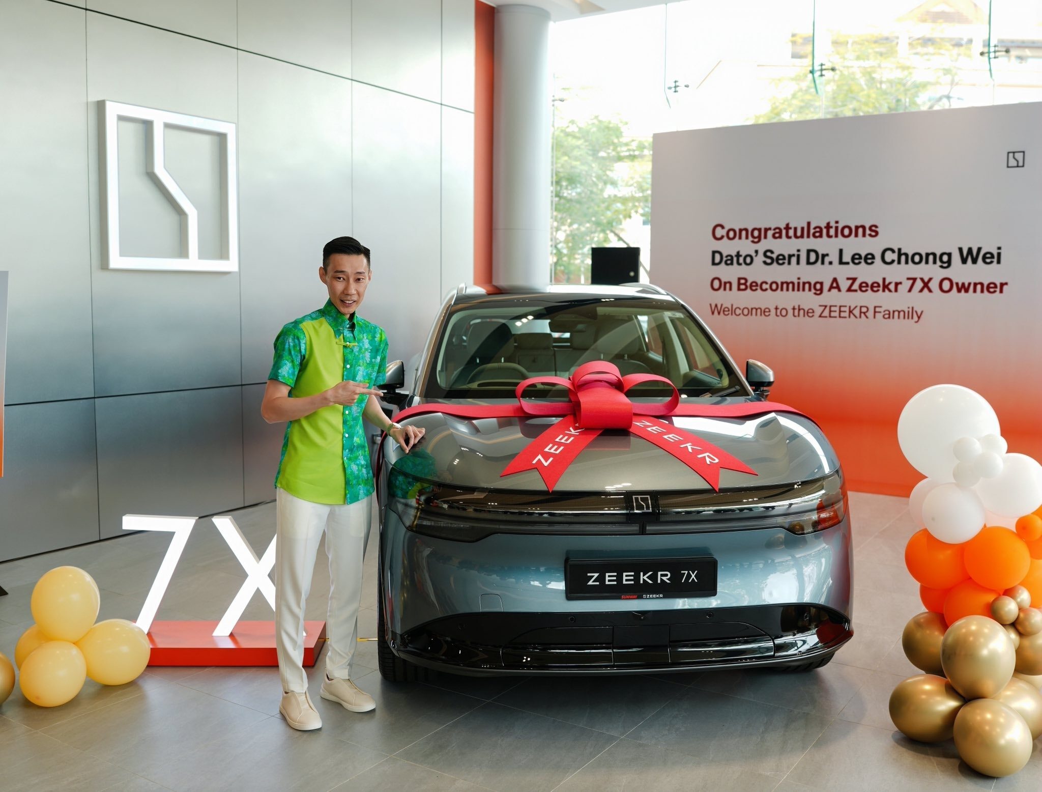 极氪再迎名人车主!大马羽球传奇李宗伟喜提 Zeekr 7X