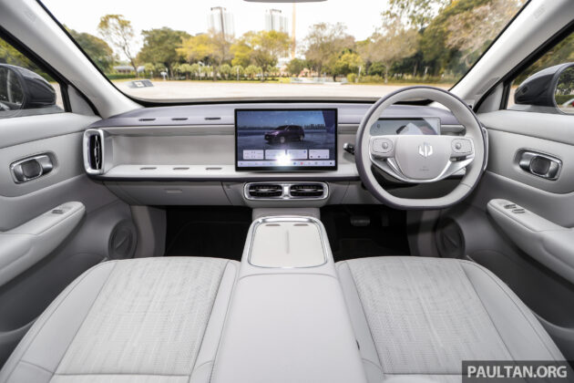 Leapmotor B10 改为本地组装, 入门版 Life 车型已被取消, 仅剩 Design 单一车型选择, 续航里程434公里, 售价11.9万令吉