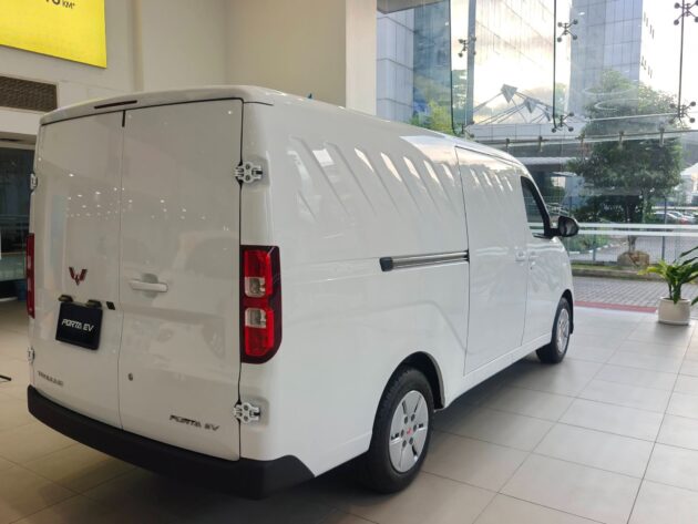 TQ Wuling Porta EV 电动货车本地已开放接单, 两个版本, WLTP续航里程约240或320公里, 预估价10万与10.6万令吉