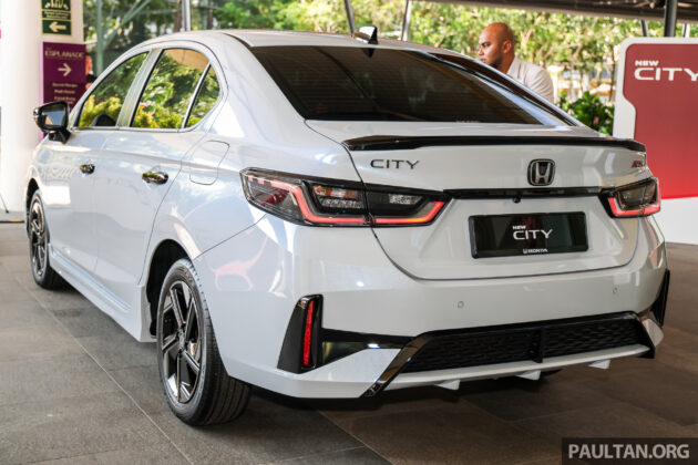 2026 Honda City 小改款公开亮相, 全新车头设计, 10寸屏幕主机, 新增盲点侦测与360全景影像, 汽油版依旧没有电子手煞