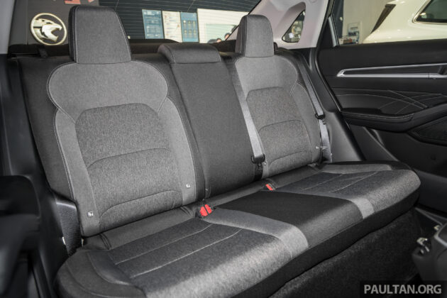 2026 Proton S70 Lite 新车实拍, 最便宜的 S70 配备如何?