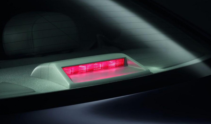 Nissan Sylphy launched in Thailand – new model gets improved 1.6, new 1.8, CVT; from 746,000 baht 127991