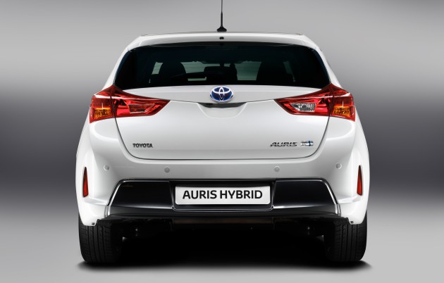 200812toy-b 2013 Toyota Auris C-segment hatchback unveiled!