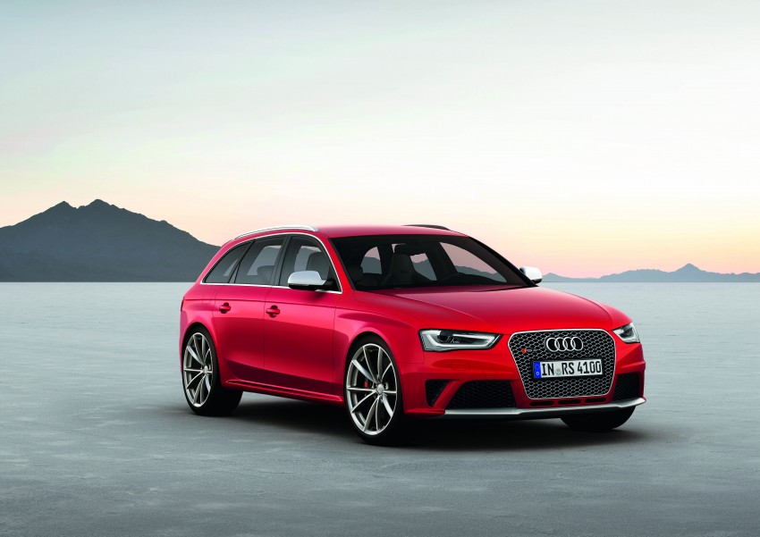Audi RS4 Avant – a 450 hp wagon wet dream 122740