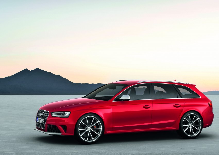 Audi RS4 Avant – a 450 hp wagon wet dream 122742