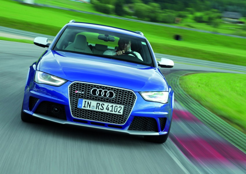 Audi RS4 Avant – a 450 hp wagon wet dream 122701