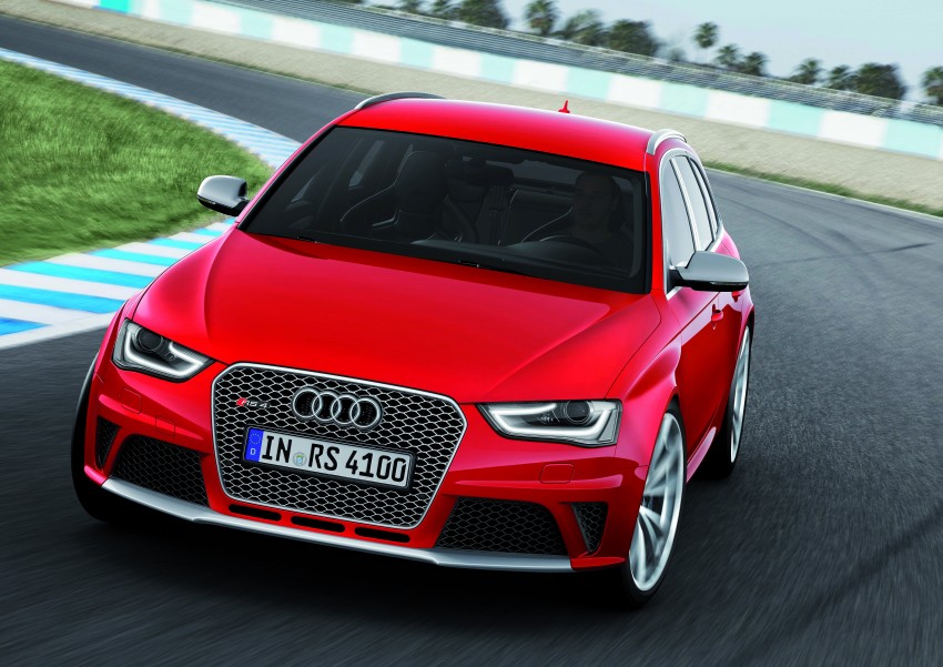 Audi RS4 Avant – a 450 hp wagon wet dream 122702