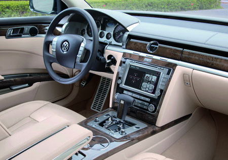 GALLERY: Facelifted Volkswagen Phaeton looks good