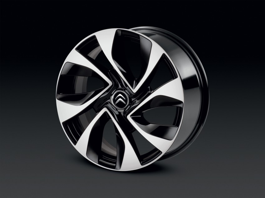 Citroën DS4 and DS5 launched in Malaysia from RM165k; brand new 3S centre opened in Glenmarie 157435