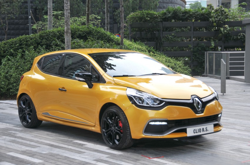 Renault Clio RS 200 EDC makes its Asian debut in KL, presented by the Williams Formula One racing drivers 162834