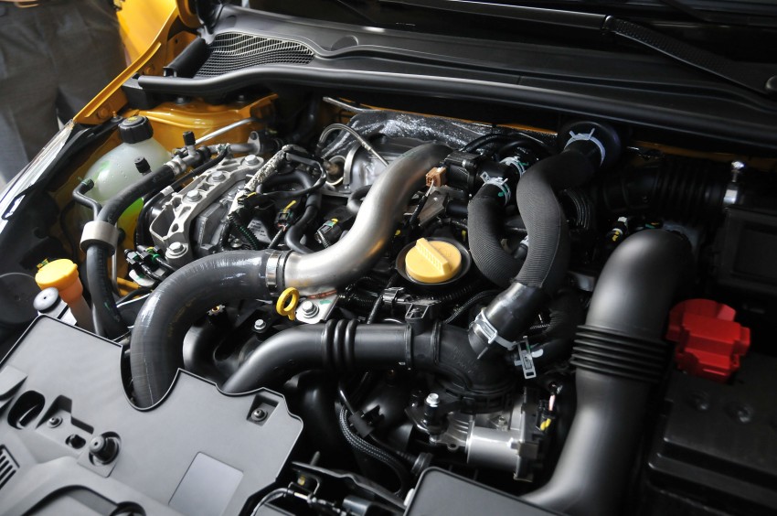 Renault Clio RS 200 EDC makes its Asian debut in KL, presented by the Williams Formula One racing drivers 162871