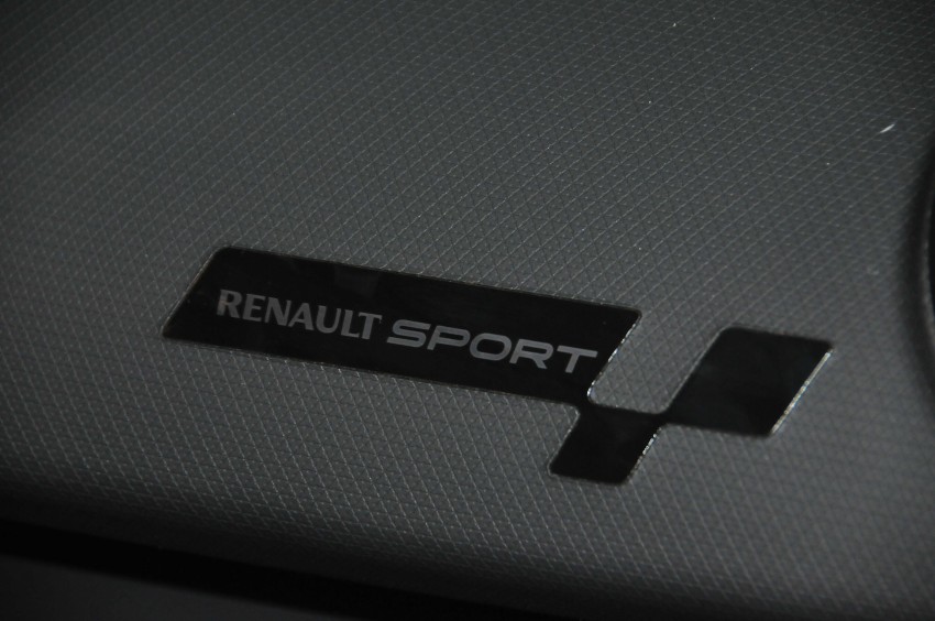 Renault Clio RS 200 EDC makes its Asian debut in KL, presented by the Williams Formula One racing drivers 162878
