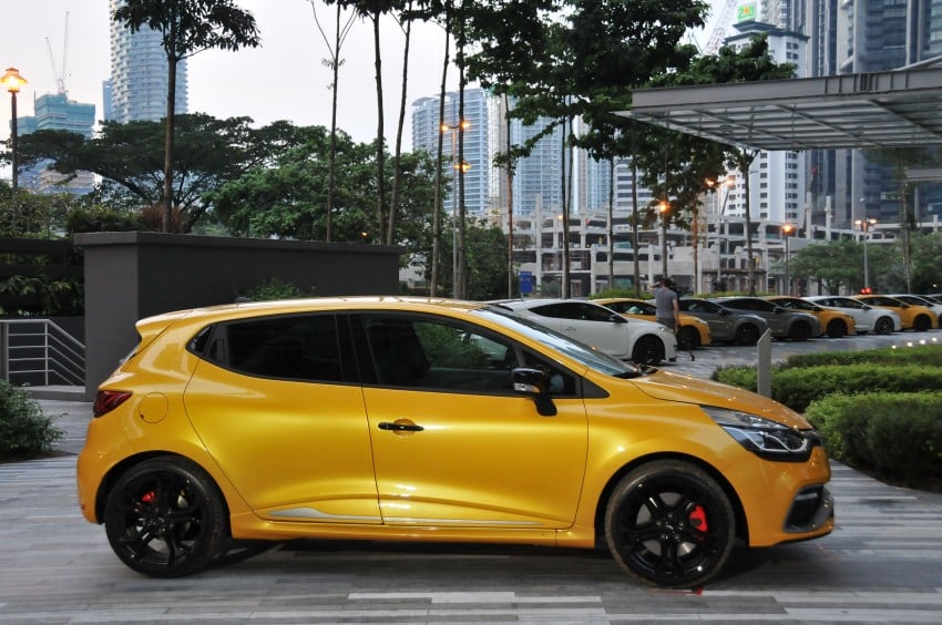 Renault Clio RS 200 EDC makes its Asian debut in KL, presented by the Williams Formula One racing drivers 162892
