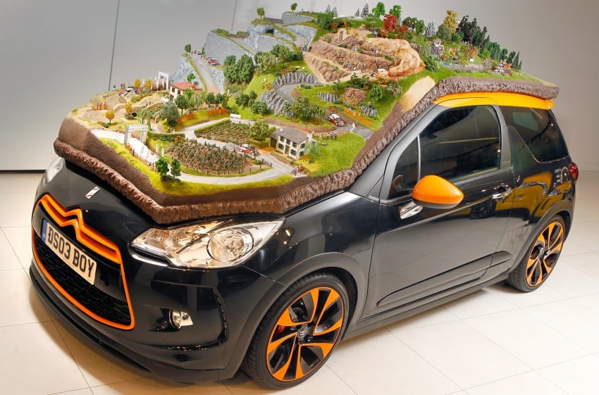 Citroën hails Loeb and Elena record with a diorama 158629