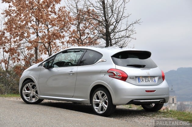 Peugeot_208_GTi_review_015