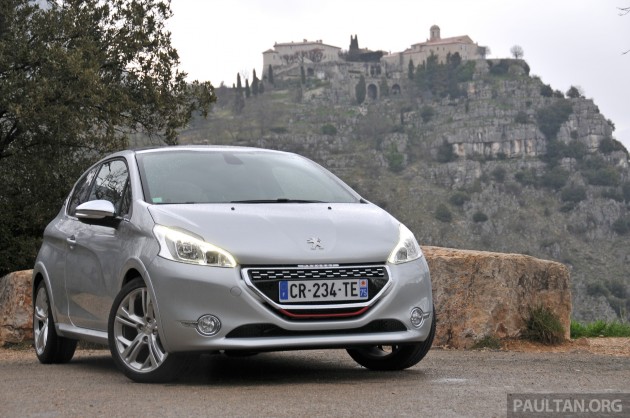 Peugeot_208_GTi_review_037