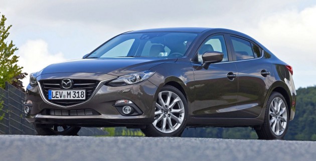 2014_Mazda3_Sedan_022