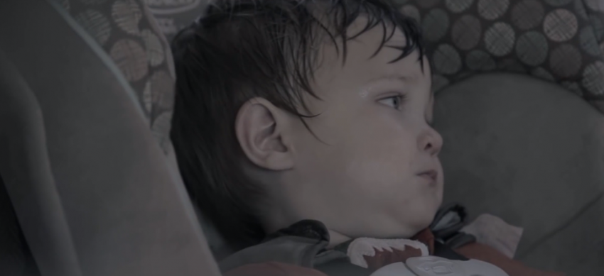 Serious damage from heat stroke in just 15 minutes – do not leave your child unattended, locked in a car! 189124