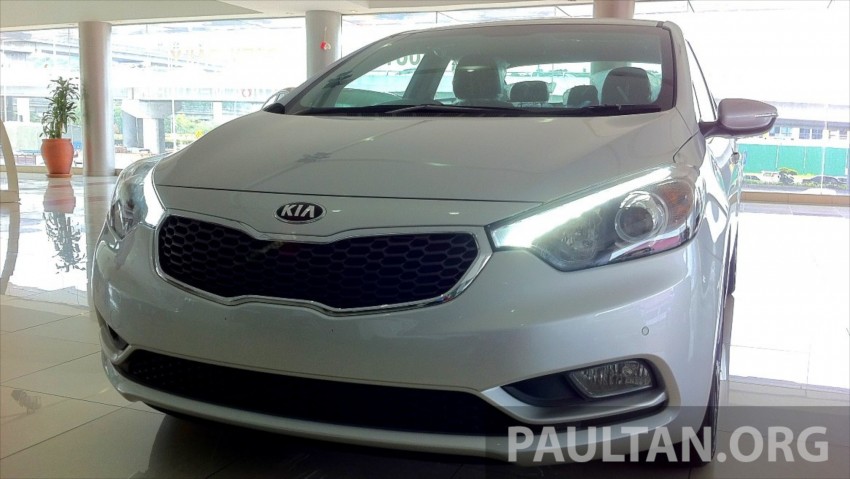 GALLERY: Kia Cerato at the showroom with brochure 184349