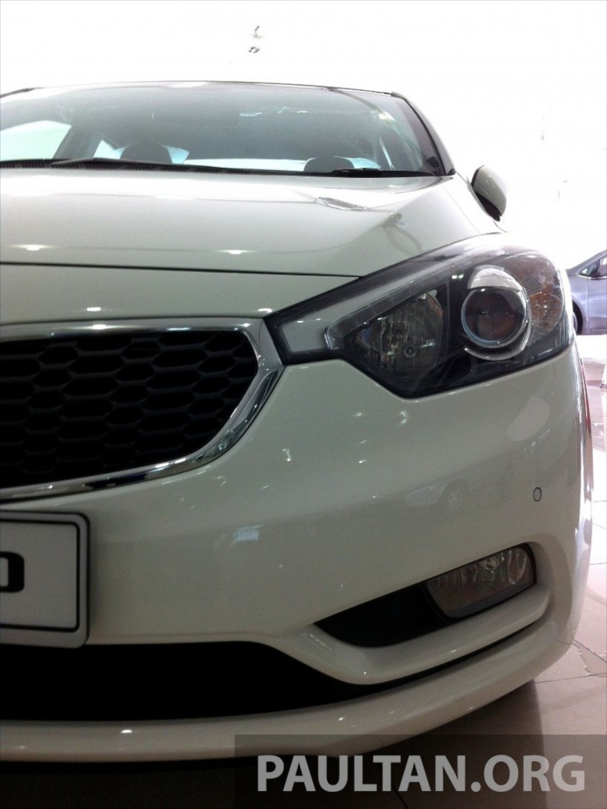 GALLERY: Kia Cerato at the showroom with brochure 184341