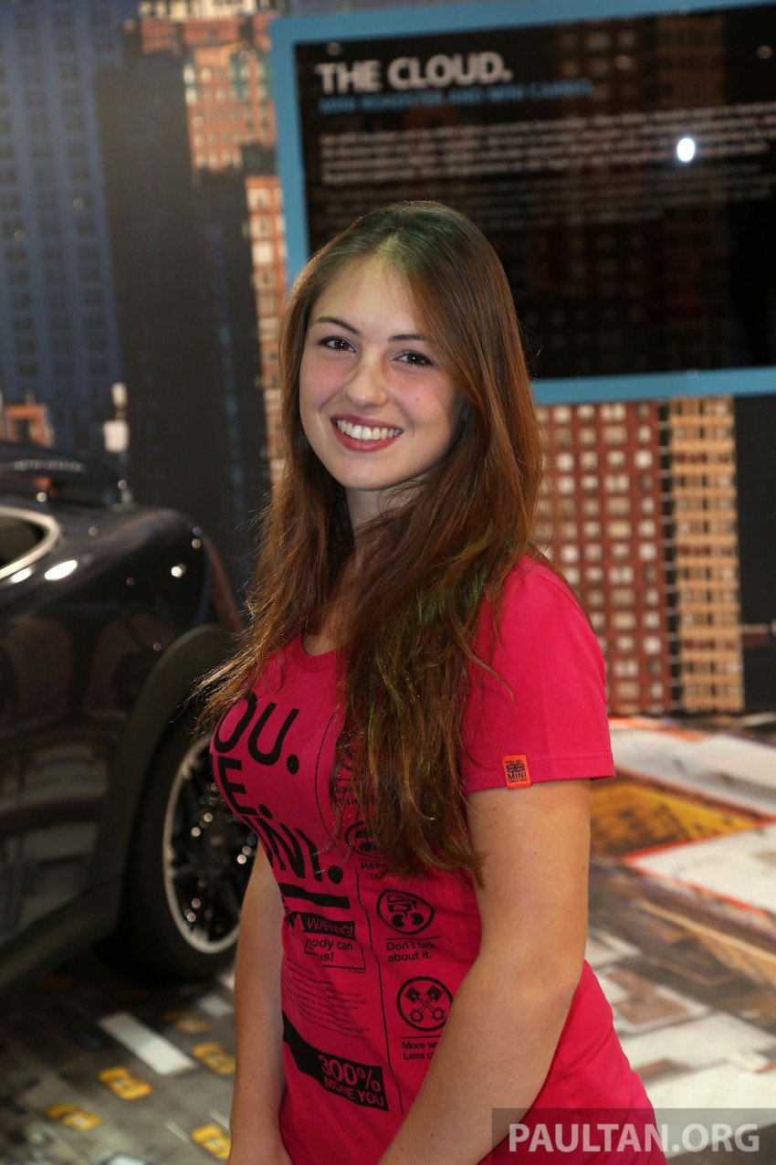 Frankfurt 2013 – the frauleins bring up the rear 199076