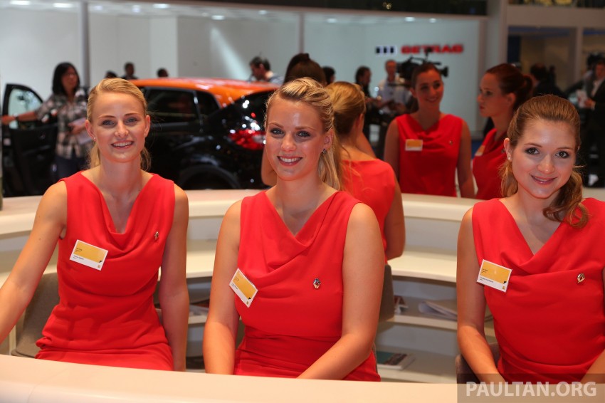 Frankfurt 2013 – the frauleins bring up the rear 199113